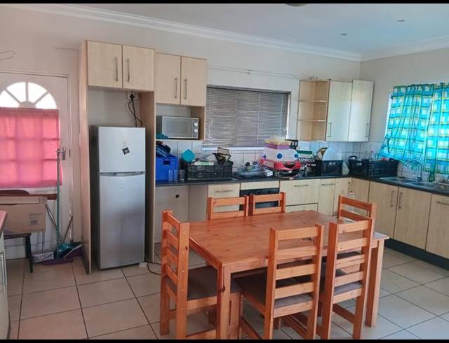 3 BEDROOM PROPERTY TO RENT IN OATLANDS NORTH